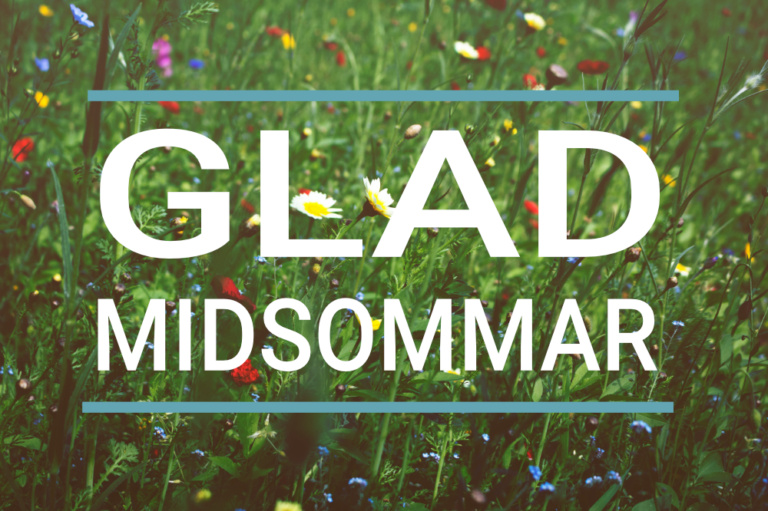 midsommar äng med texten Glad Midsommar på